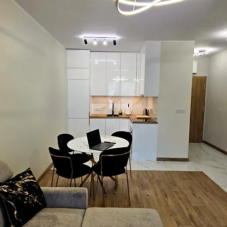 شقة Tobaco - Apartamentylove, Garaz, Nowoczesny, Centrum, Balkon, Self Check - In, F-vat وودج